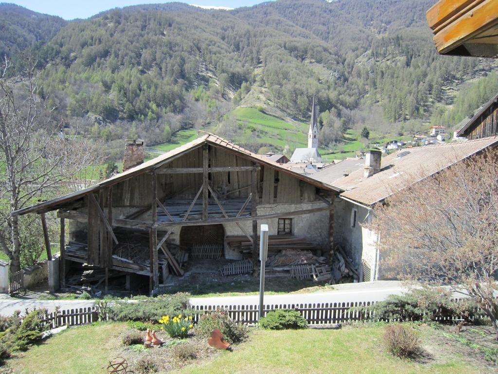 Aparthotel Garni Haus Hubertus マッレス・ヴェノスタ エクステリア 写真